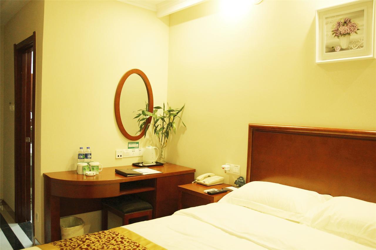 Greentree Inn Jiangsu Zhenjiang Jiangsu Science And Technology University Youth Square Express Hotel 양저우 외부 사진